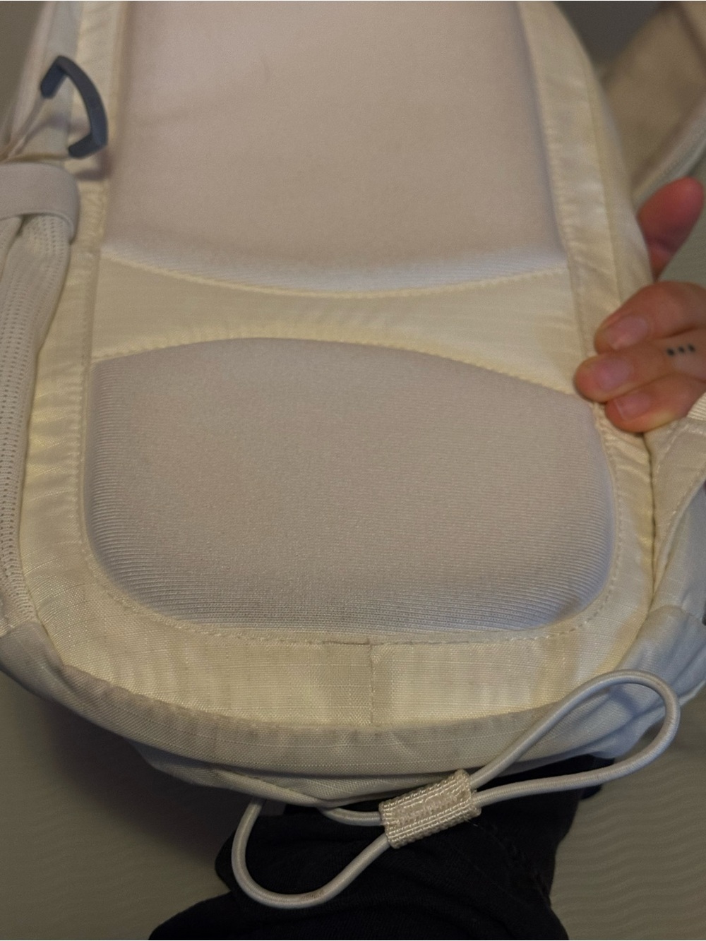 The North Face White Borealis Sling backpack mini - Picture 10 of 10